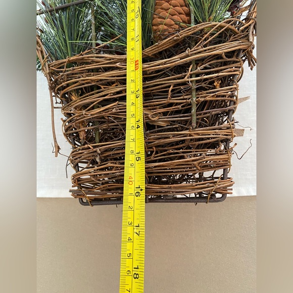 Handmade Winter Basket. - Picture 5 of 7